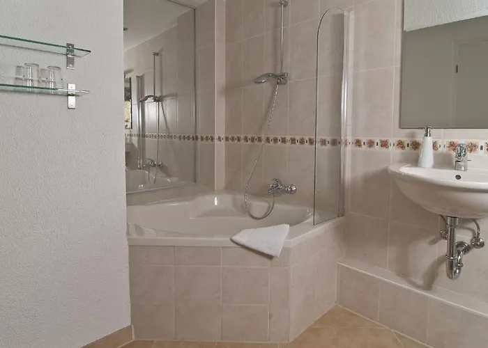 Action Forest - Kletterwald - Lasertag - Naehe Badeparadies מלון